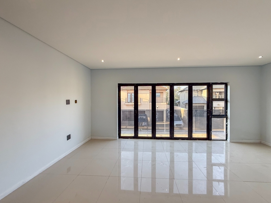5 Bedroom Property for Sale in Melodie North West